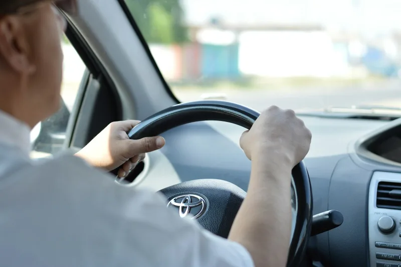 Chauffeur de taxi professionnel et expérimenté